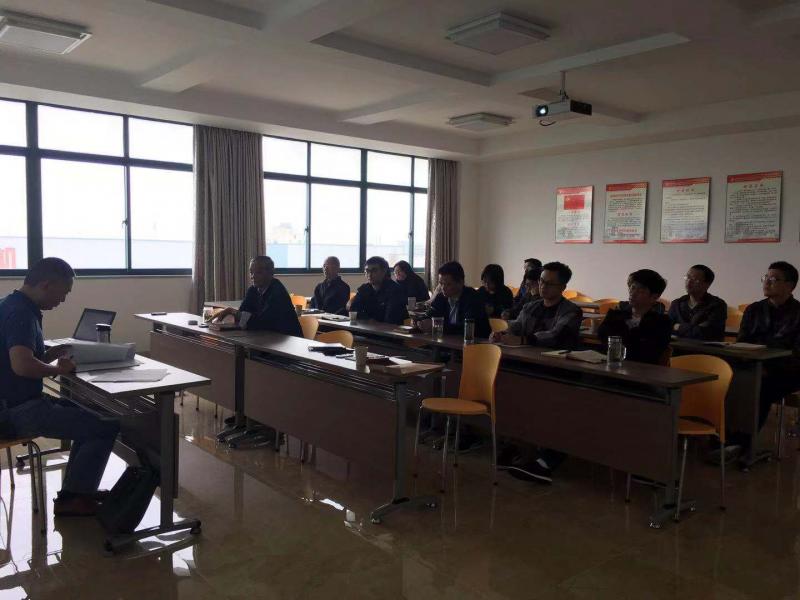 “以法律為準繩，以事實為依據(jù)”